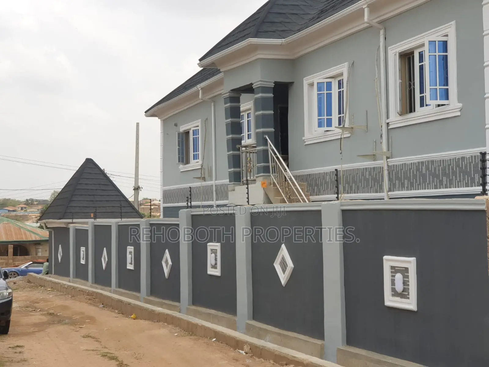 8bdrm Block of Flats in Abeese, Ibadan for sale in Ibadan