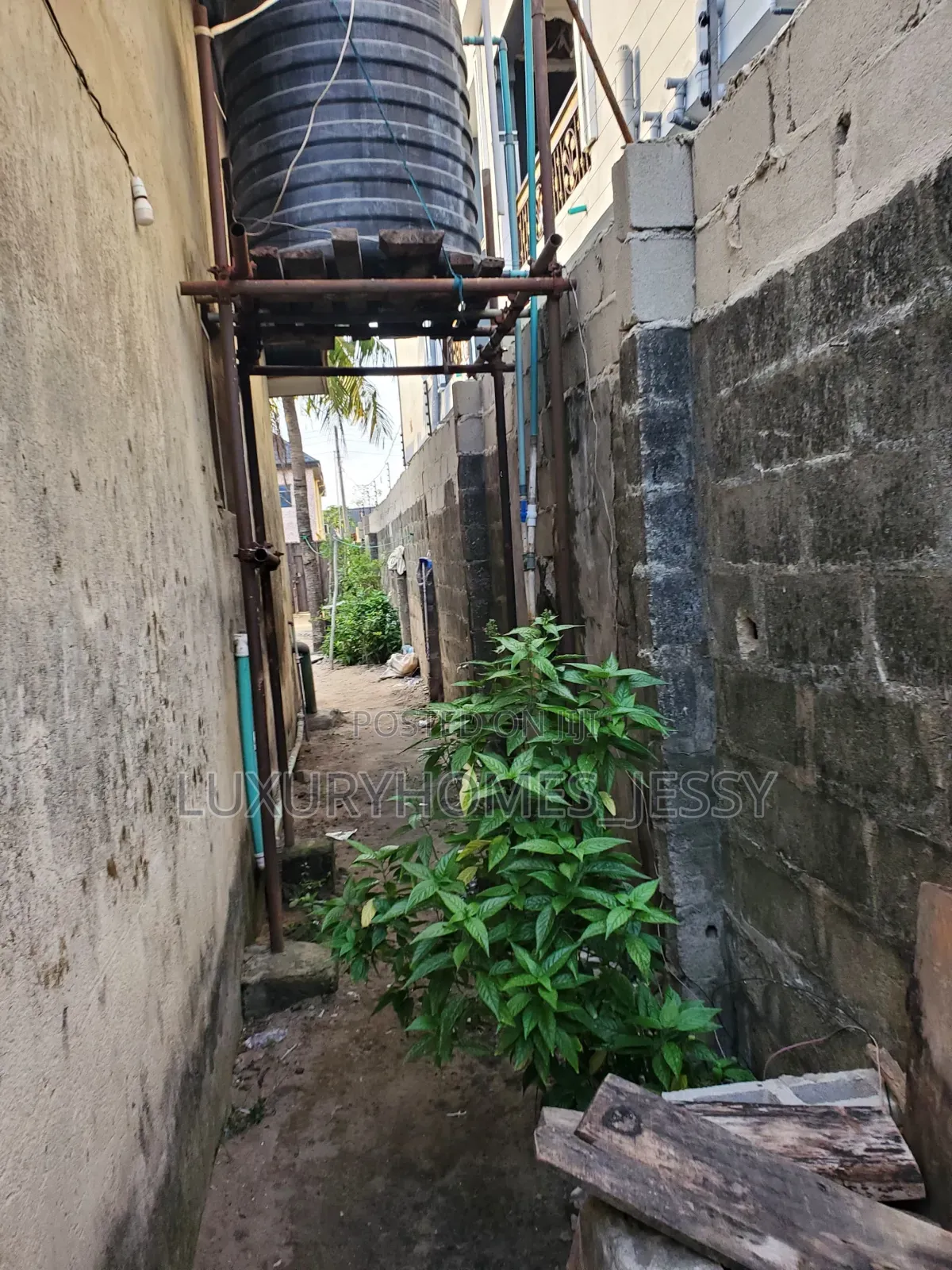 5bdrm House in Igboneri, Okokomaiko for sale in Okokomaiko