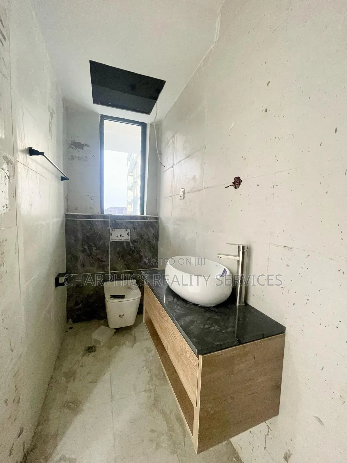 3bdrm Apartment in Ikate for sale in Ikate