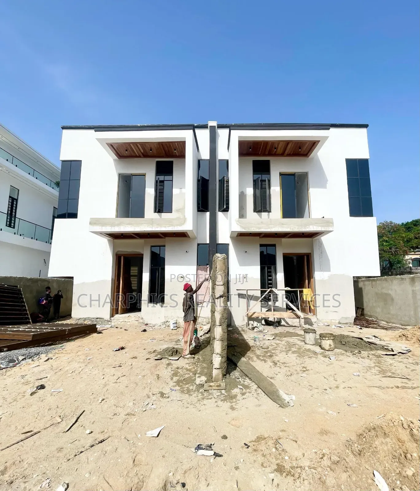 4bdrm Duplex in Chevron for sale in Chevron