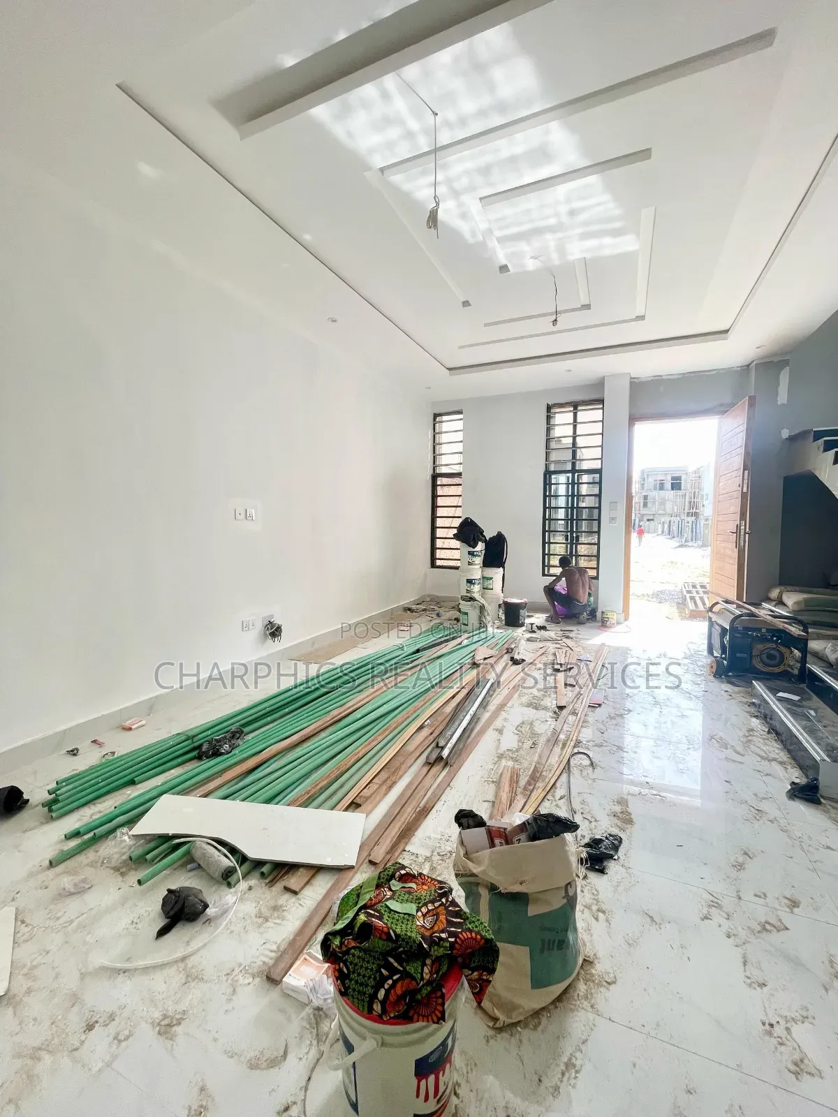 4bdrm Duplex in Chevron for sale in Chevron