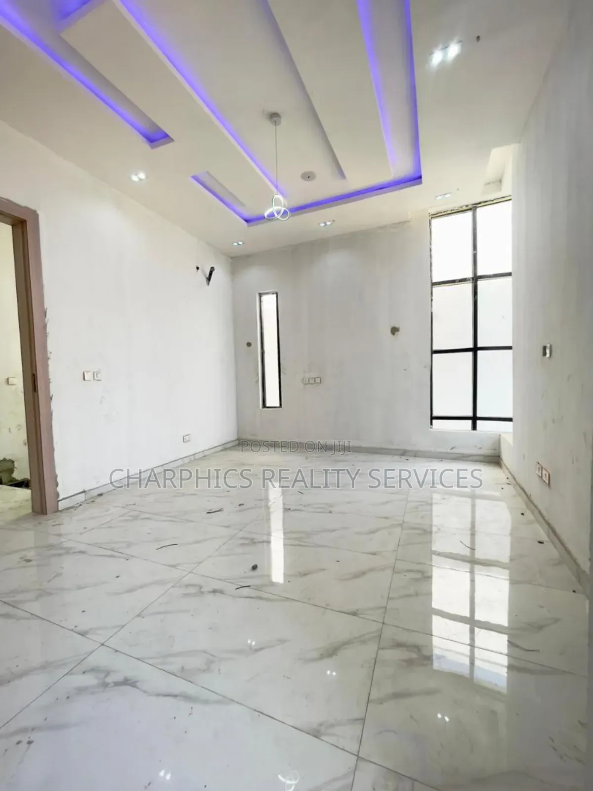 4bdrm Duplex in Chevron for sale in Chevron