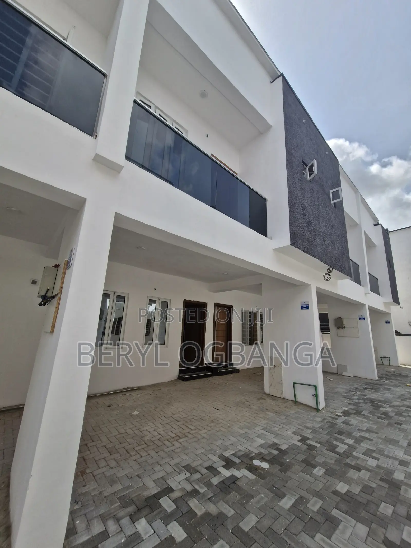 3bdrm Townhouse/Terrace in Off Lekki-Epe Expressway for sale in Off Lekki-Epe Expressway