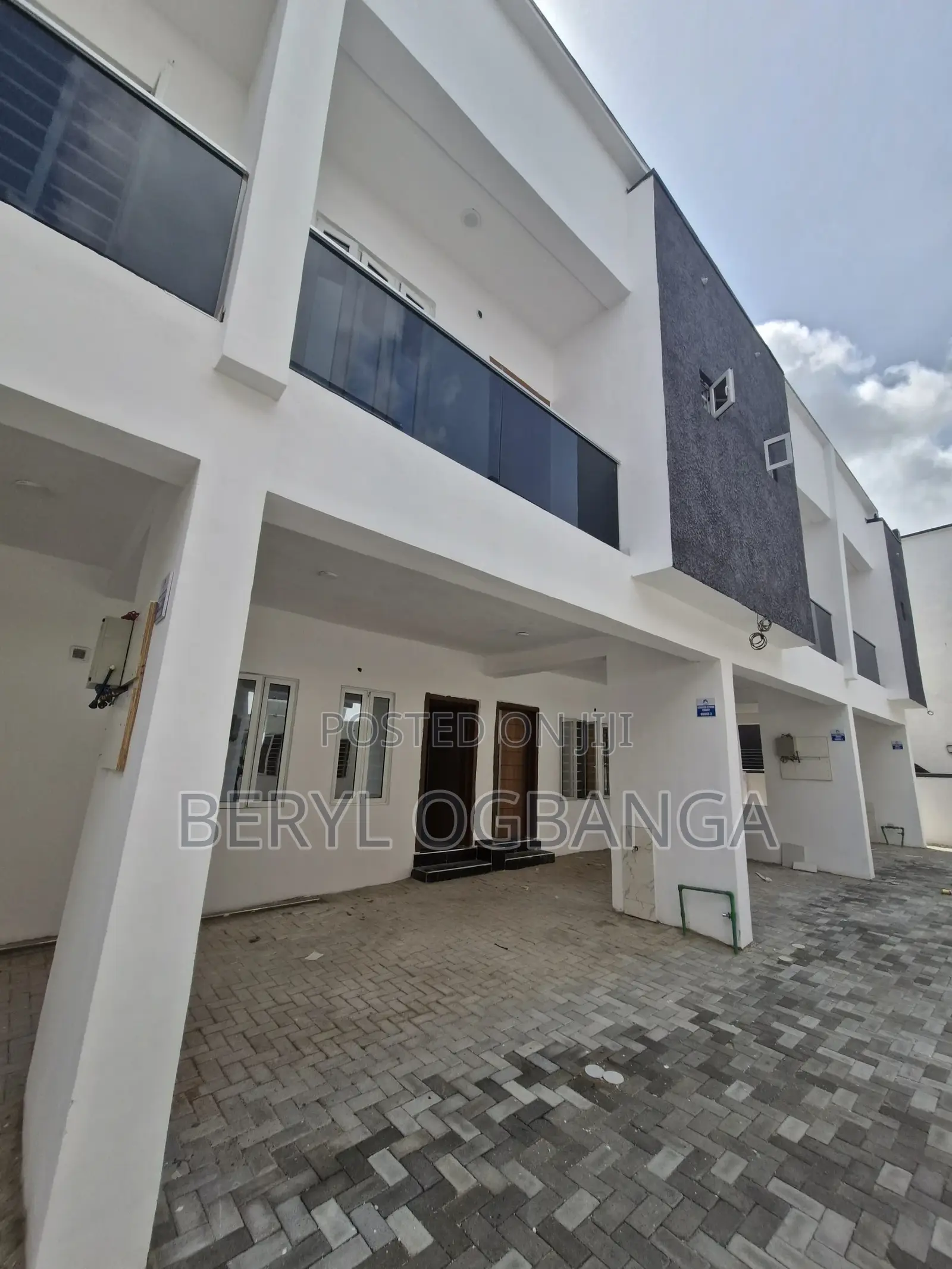 3bdrm Townhouse/Terrace in Off Lekki-Epe Expressway for sale in Off Lekki-Epe Expressway