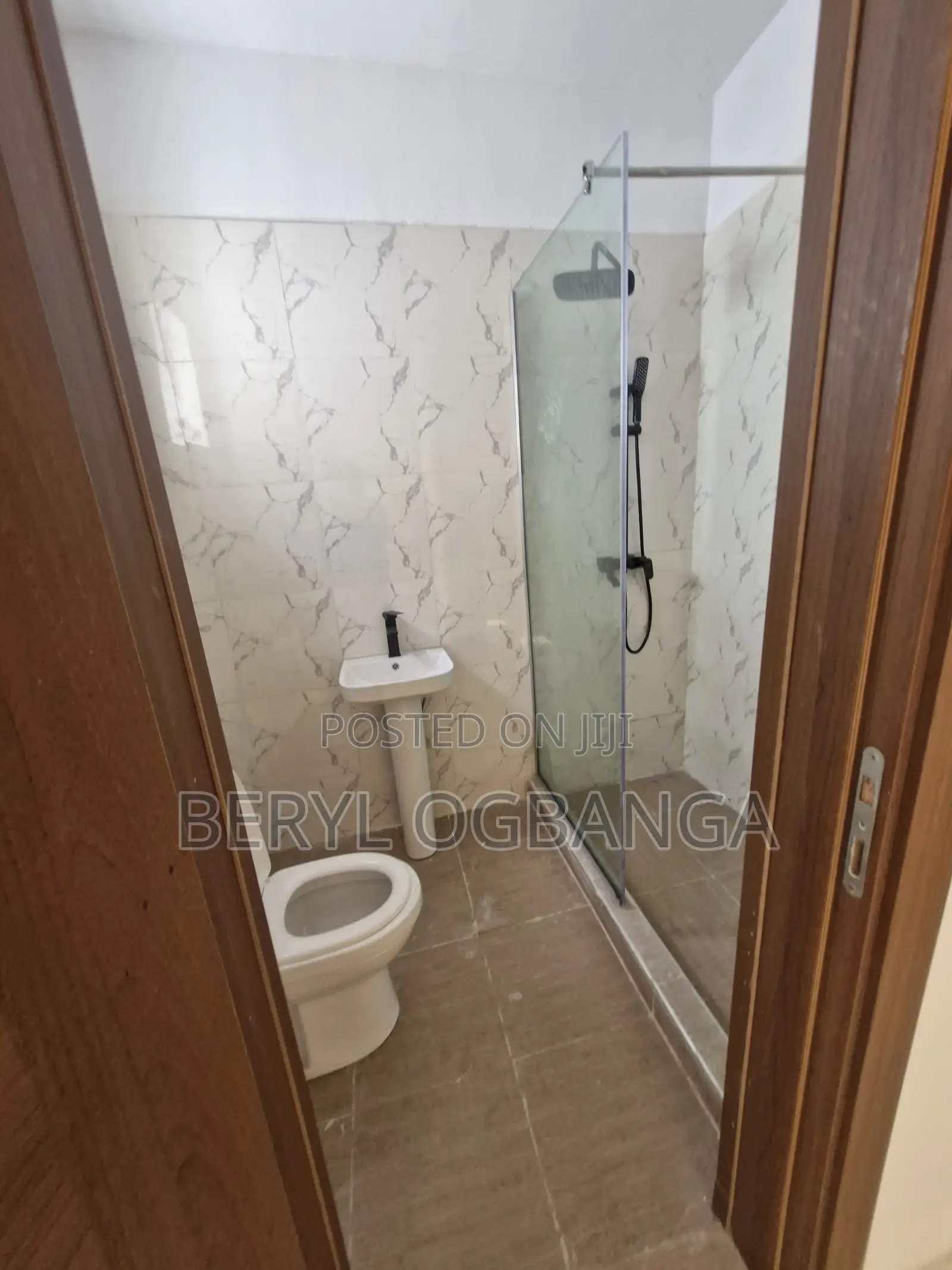 3bdrm Townhouse/Terrace in Off Lekki-Epe Expressway for sale in Off Lekki-Epe Expressway
