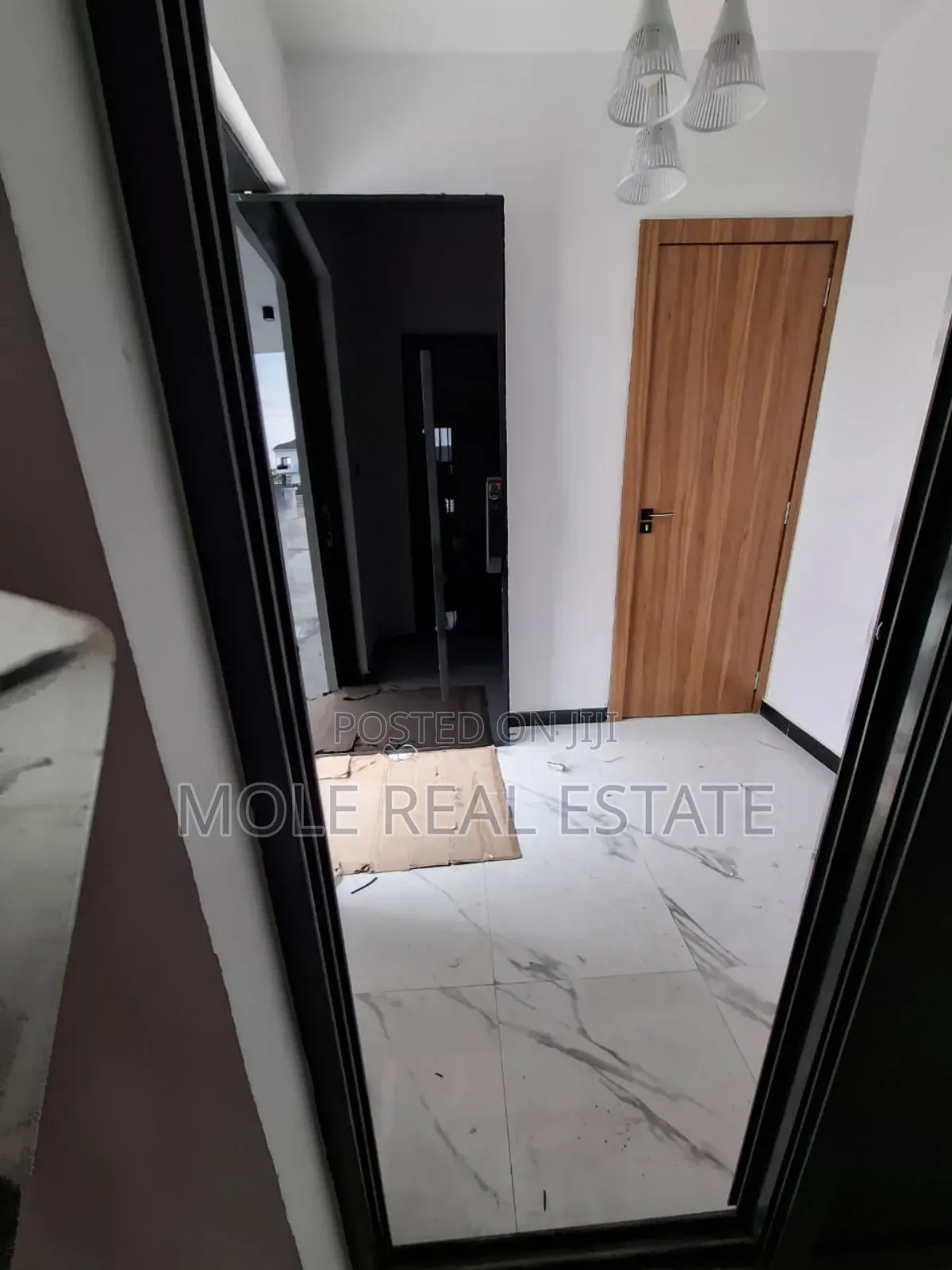 Furnished 5bdrm Duplex in Chevron for sale in Chevron