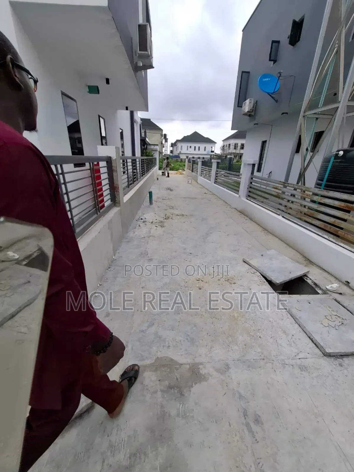 Furnished 5bdrm Duplex in Chevron for sale in Chevron