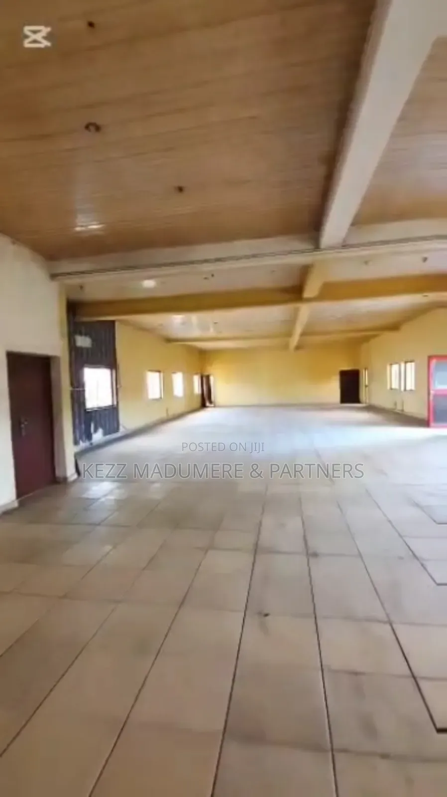 To Let : Double Duplex Shop Close to New Gra in Port-Harcourt