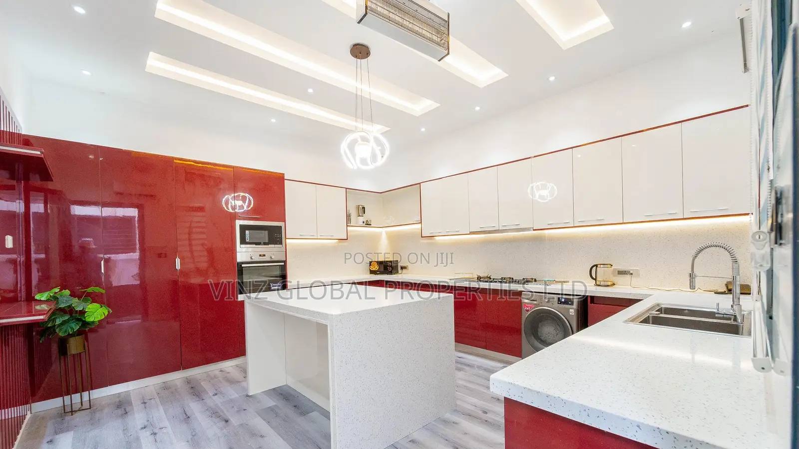 Luxury 5 Bedroom Self Compound Duplex With Pool,Snooker,Ps5 in Lekki