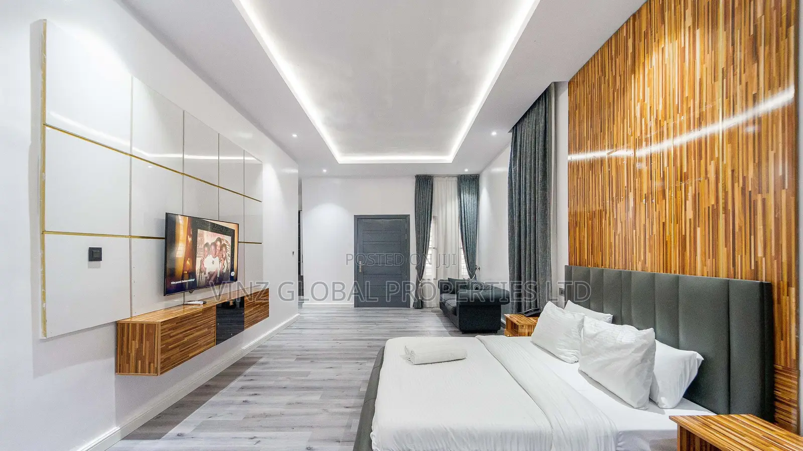 Luxury 5 Bedroom Self Compound Duplex With Pool,Snooker,Ps5 in Lekki
