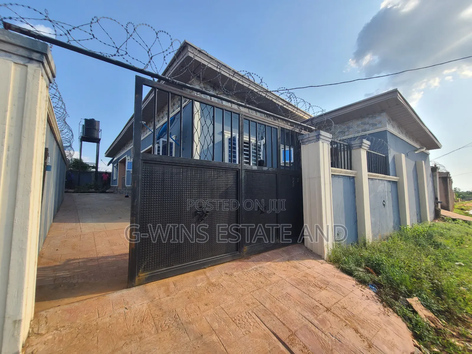 2bdrm Block of Flats in Ogheghe Community, Benin City for sale in Benin City