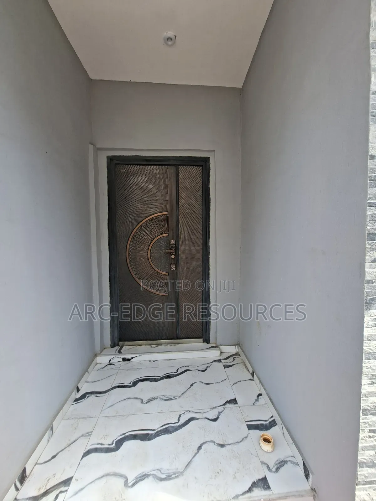 5bdrm Duplex in Ago Palace for sale in Ago Palace