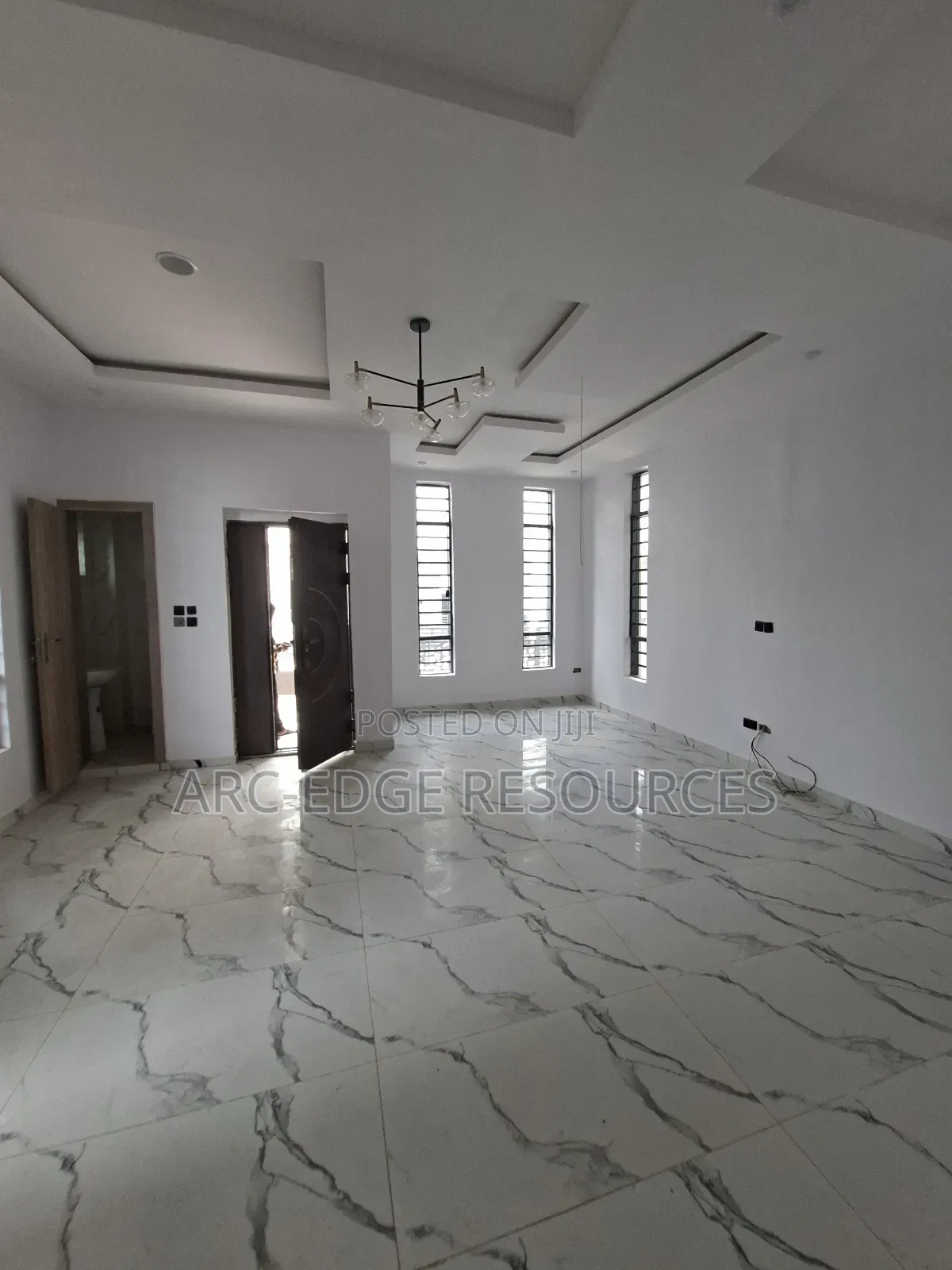 5bdrm Duplex in Ago Palace for sale in Ago Palace