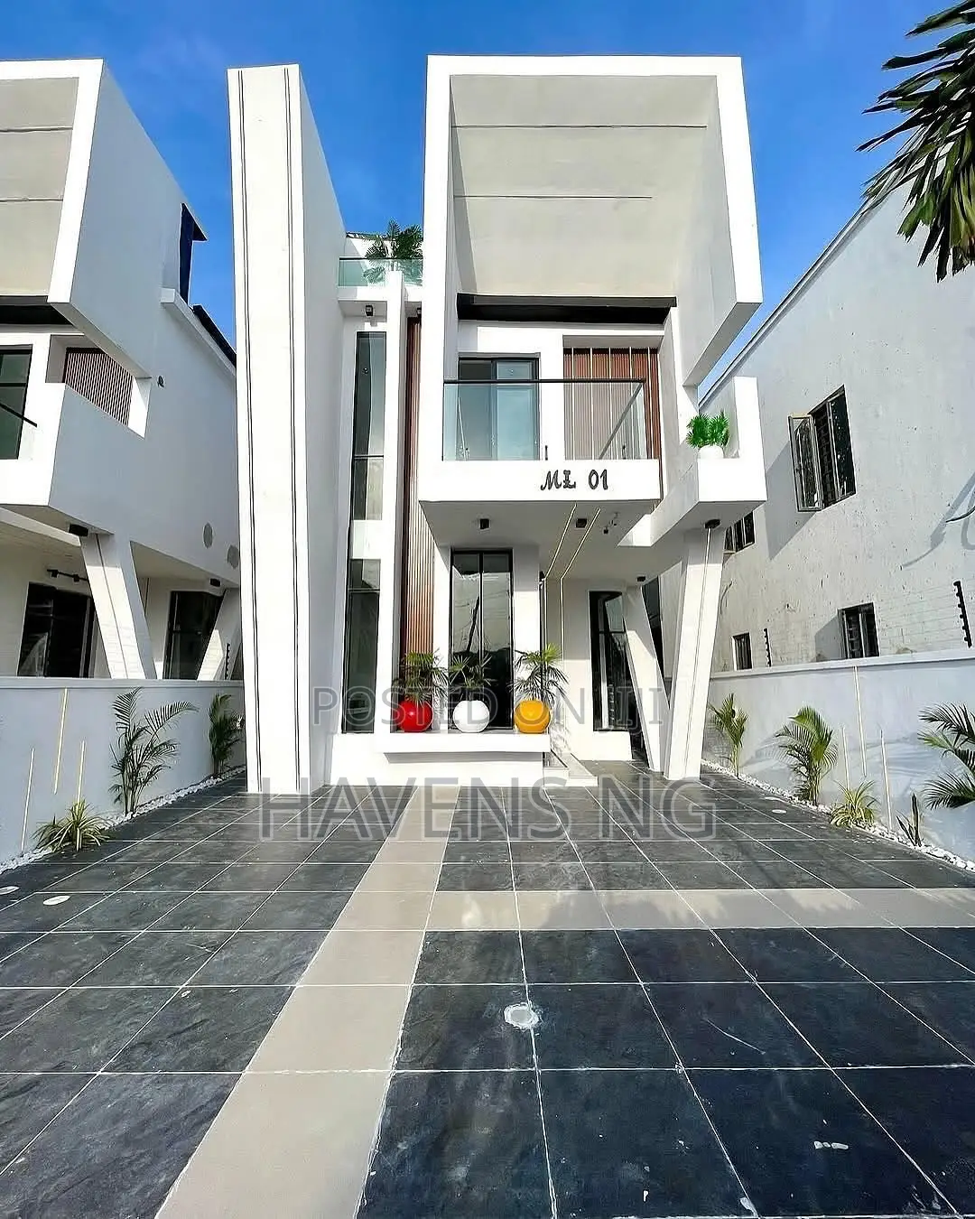 5bdrm Duplex in Ikota for sale in Ikota