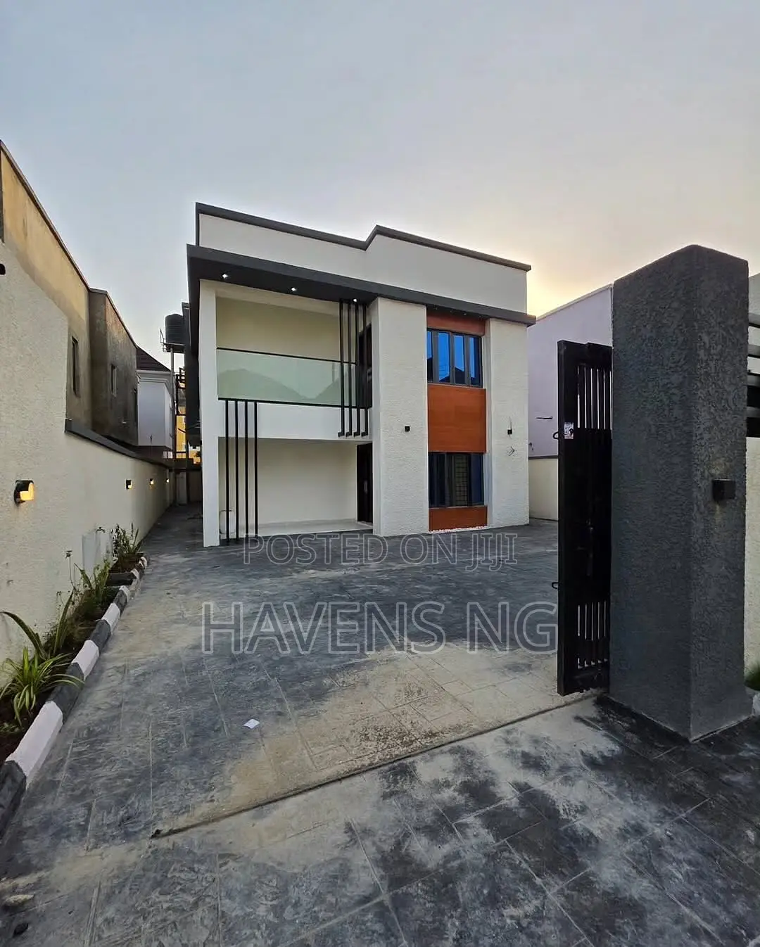 4bdrm Duplex in Lekki Phase 2 for sale in Lekki Phase 2