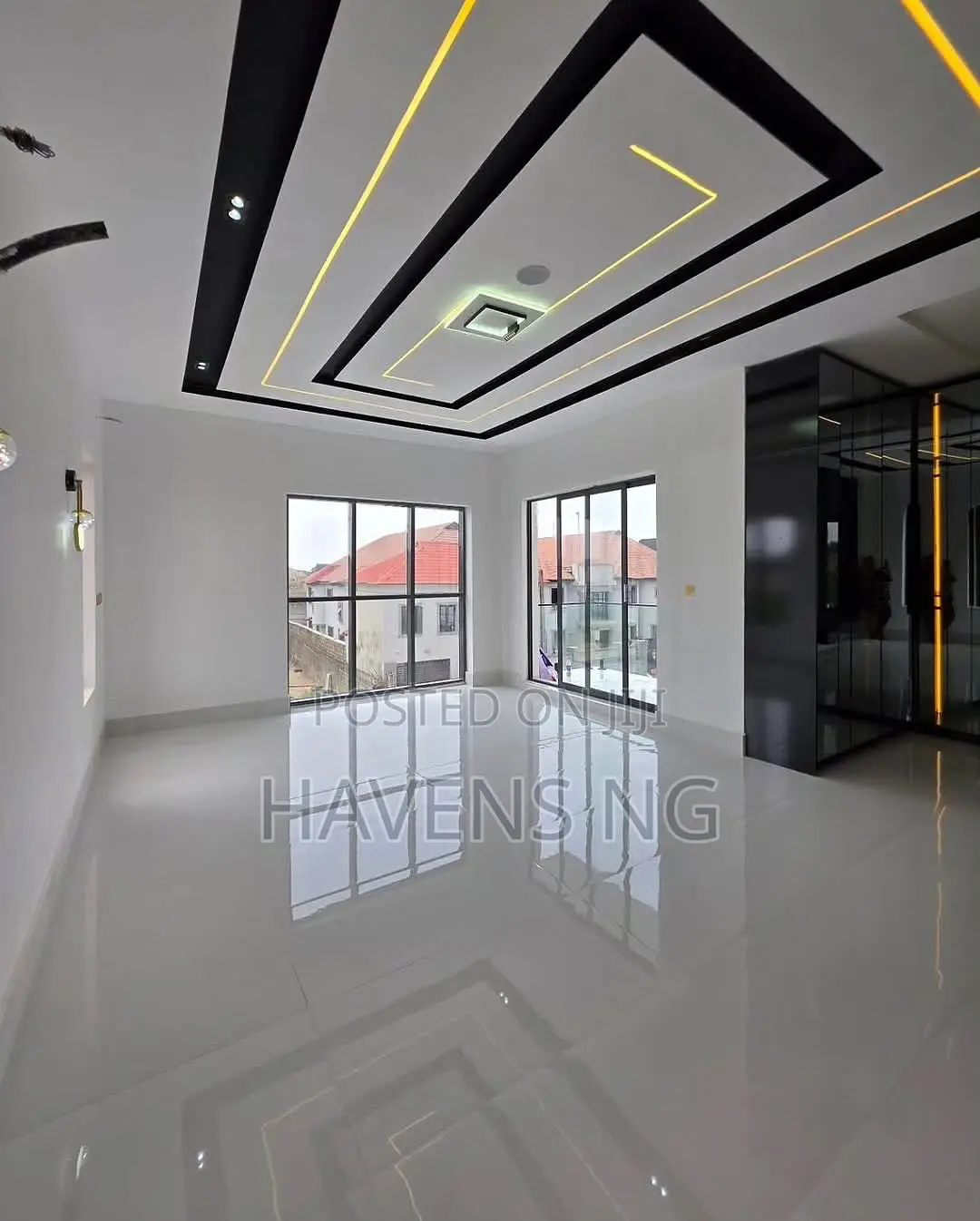 5bdrm Duplex in Lekki Phase 2 for sale in Lekki Phase 2
