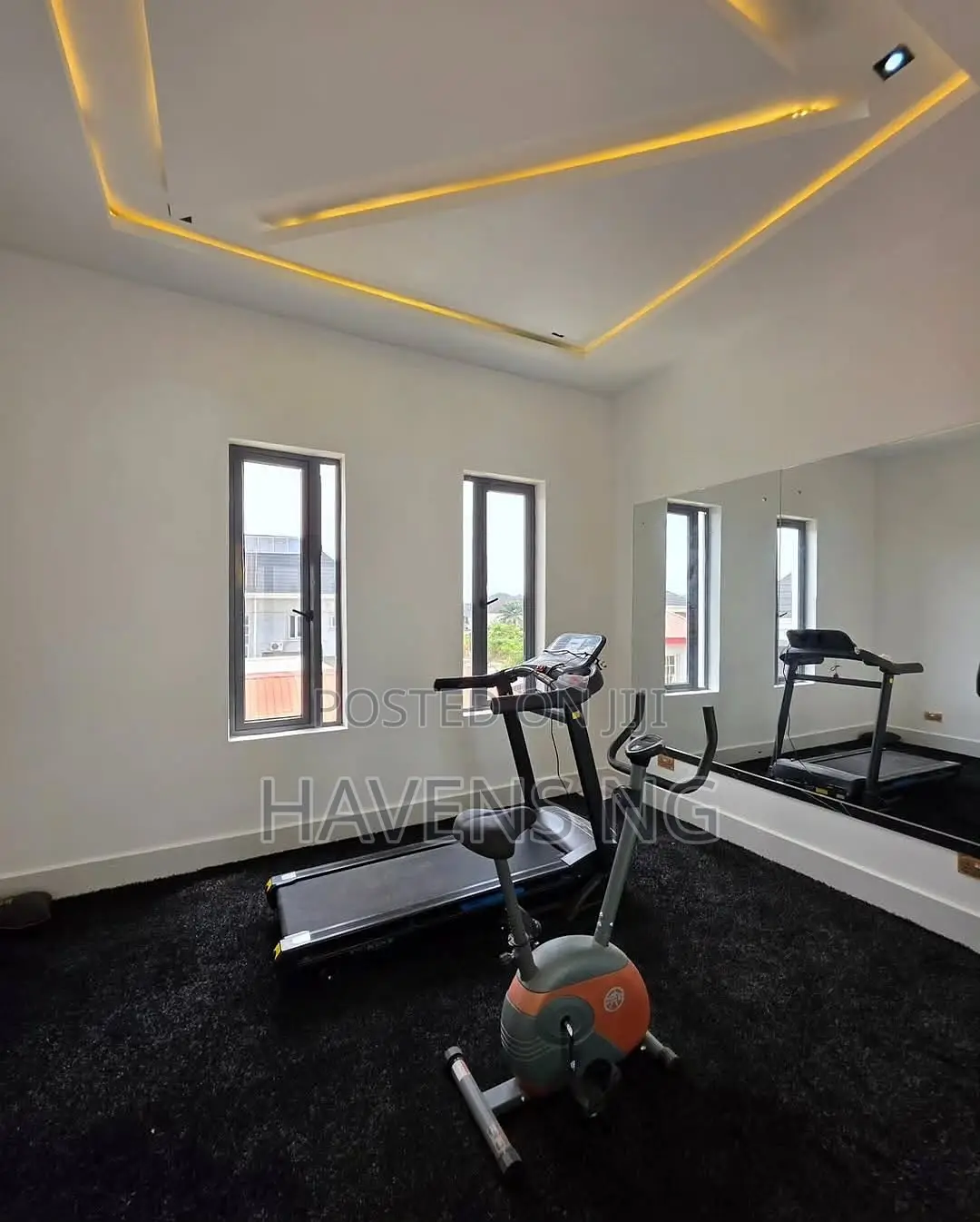 5bdrm Duplex in Lekki Phase 2 for sale in Lekki Phase 2