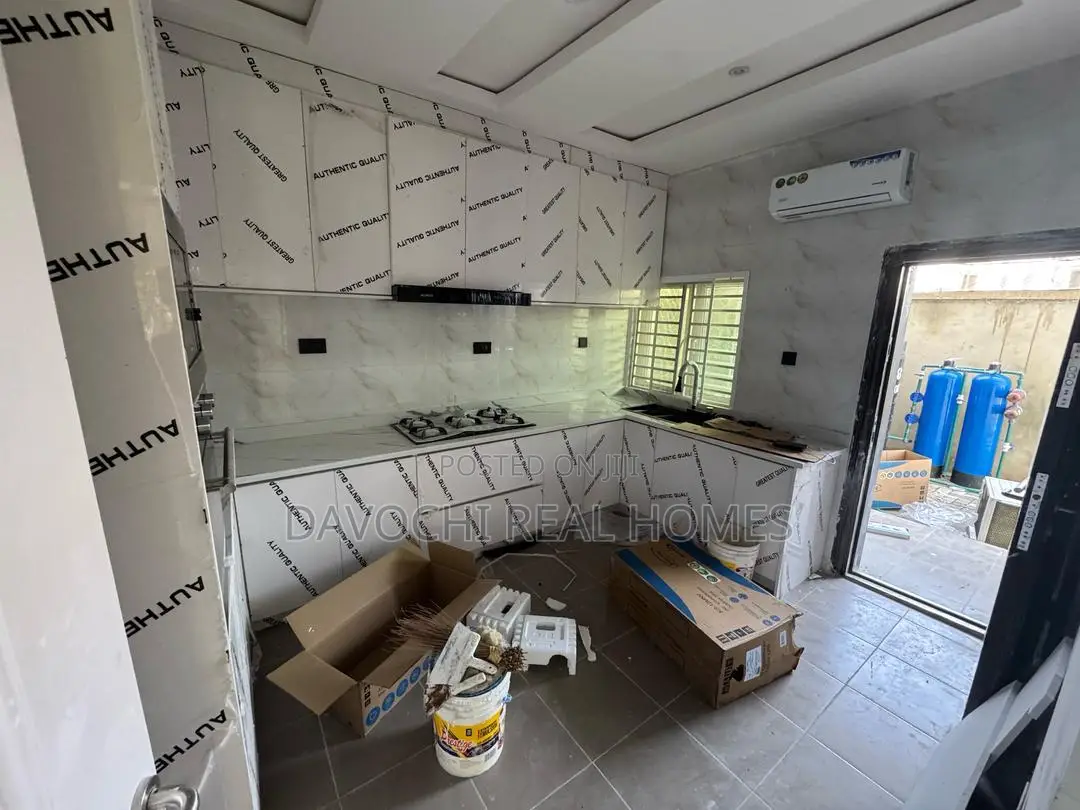 5bdrm Duplex in Ikate for rent in Ikate