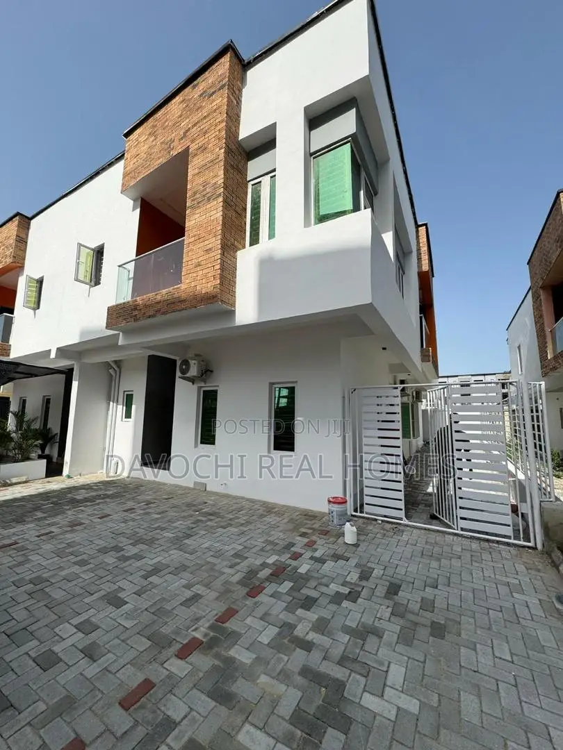 5bdrm Duplex in Ikate for rent in Ikate