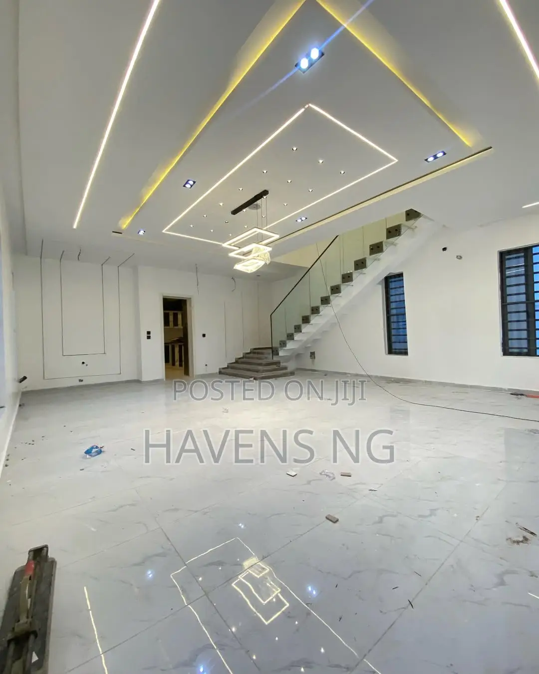 5bdrm Duplex in Ikota for sale in Ikota