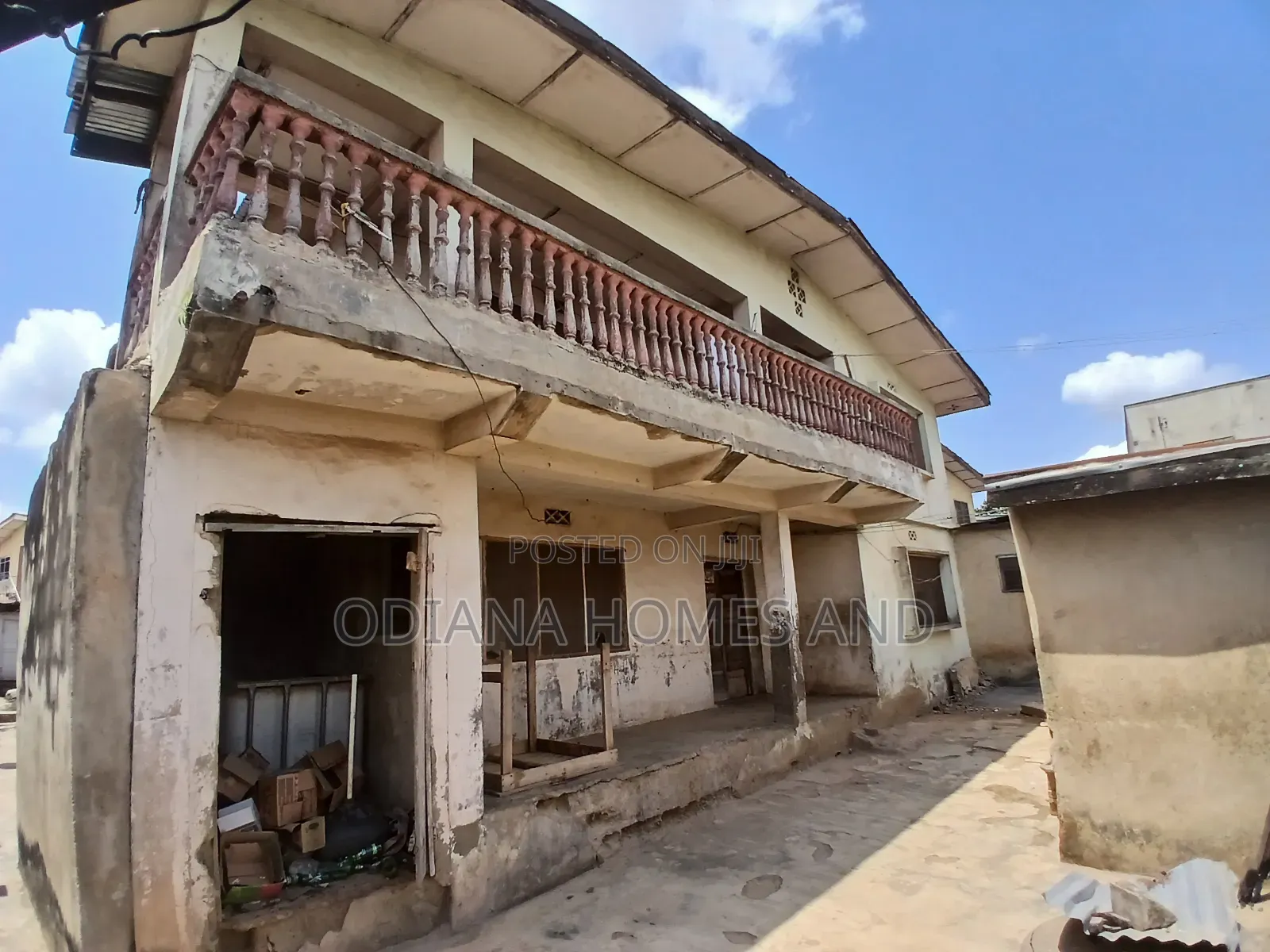16bdrm Apartment in Bashorun , Ibadan. for sale in Ibadan
