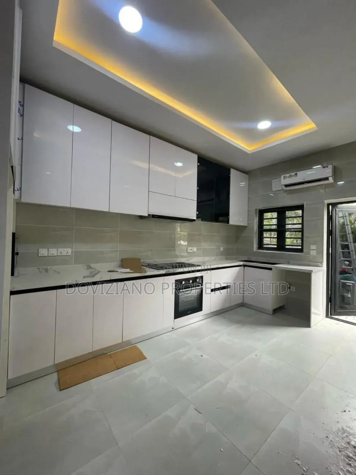 4bdrm Townhouse/Terrace in Victoria Island for sale in Victoria Island