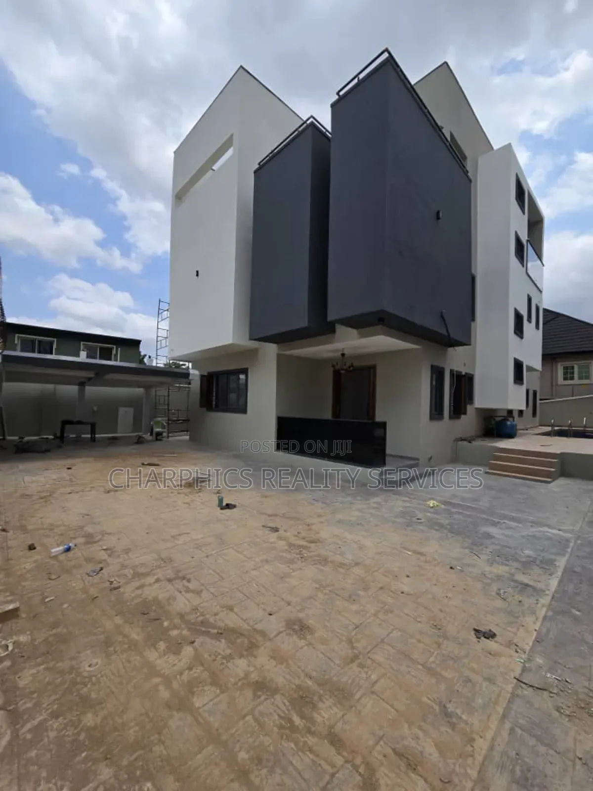 5bdrm Duplex in GRA Phase 2 Shangisha for sale in GRA Phase 2 Shangisha