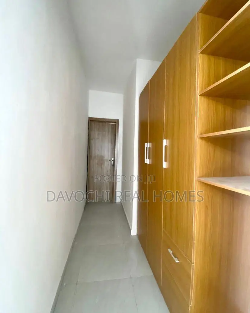 4bdrm Duplex in New Road, Chevron for rent in Chevron