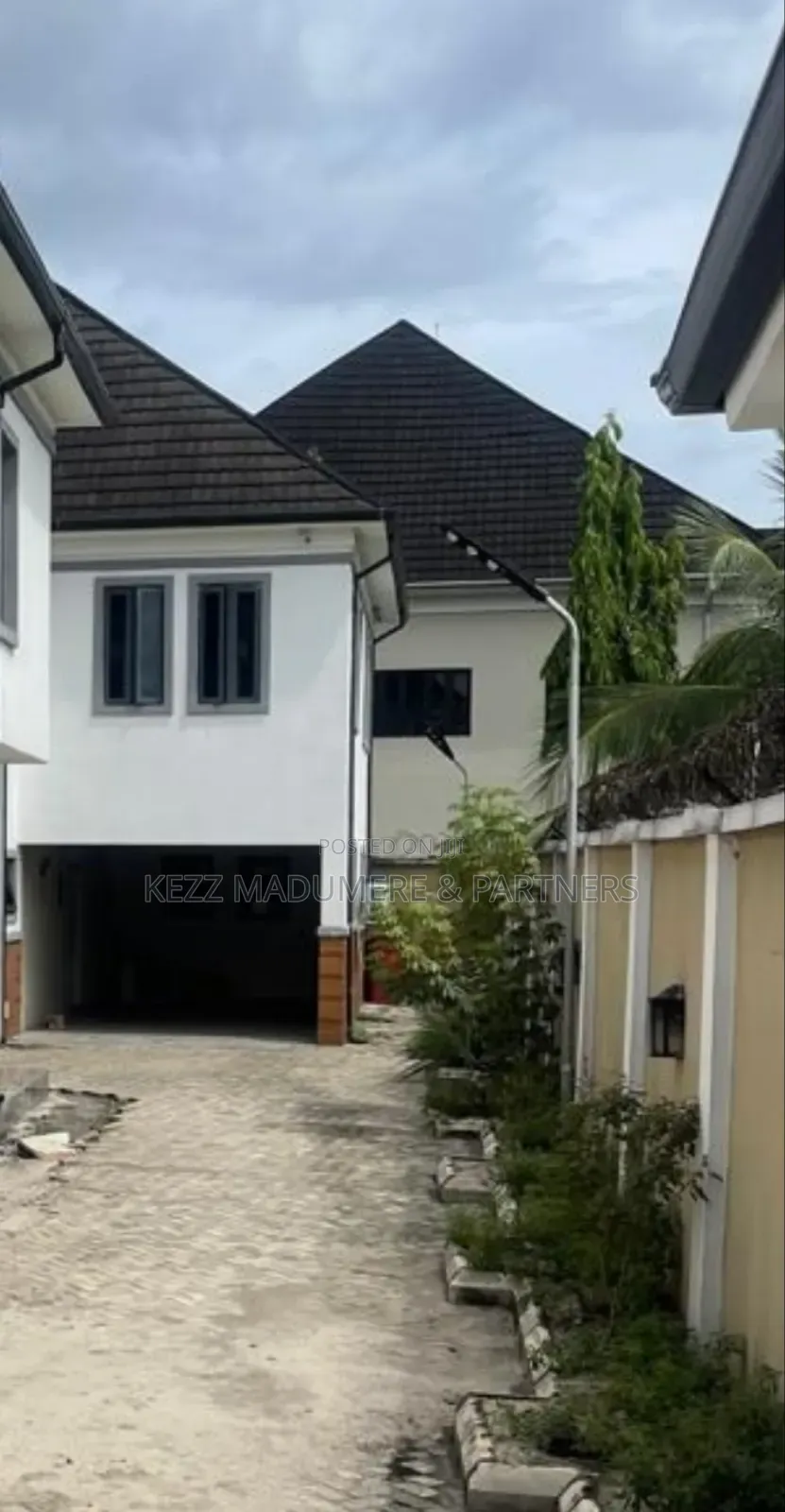 9bdrm Duplex in New Gra ,Port for rent in GRA Phase 2 / Port-Harcourt