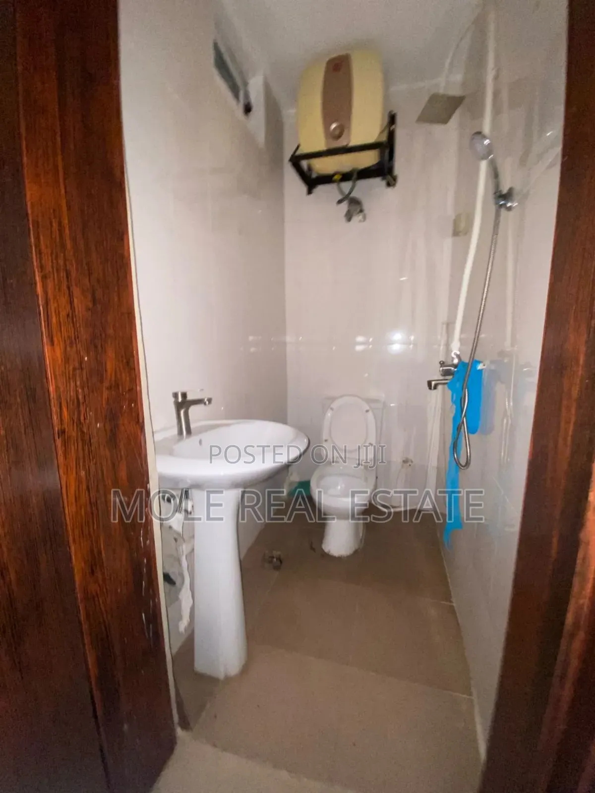 Furnished 3bdrm Block of Flats in Shasha for sale in Shasha
