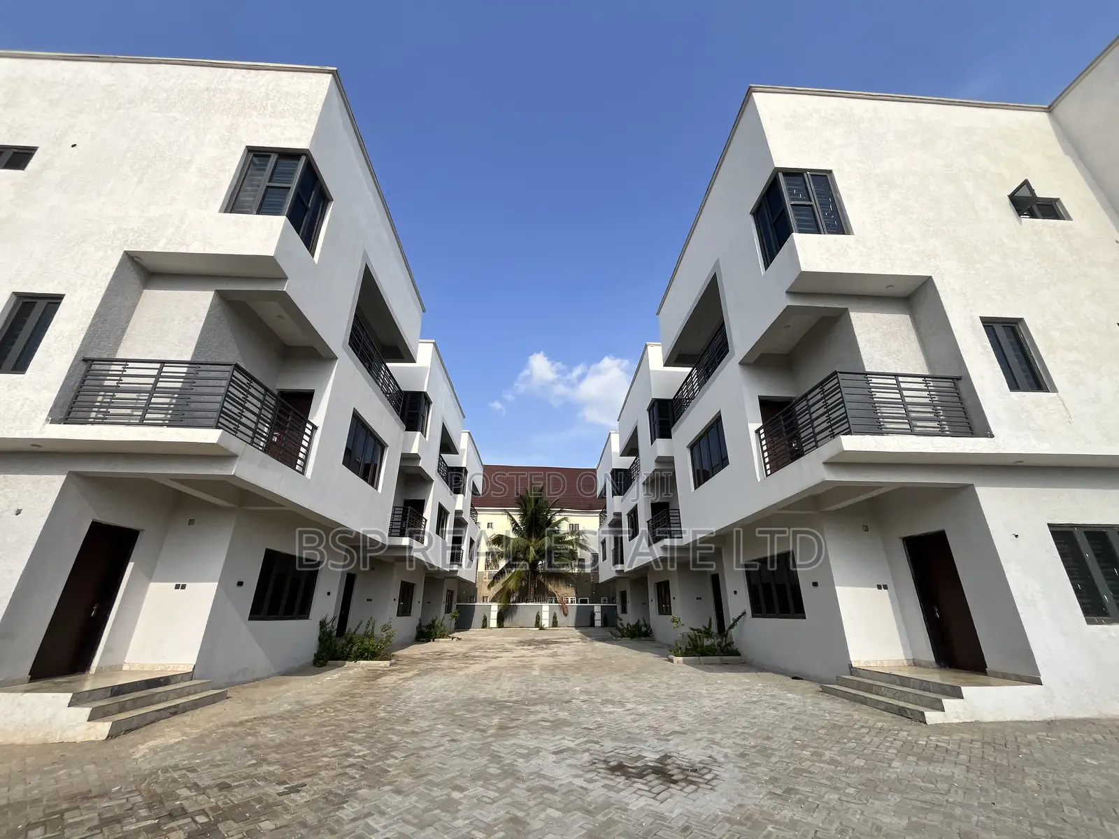 5bdrm Townhouse/Terrace in Life Camp for sale in Life Camp