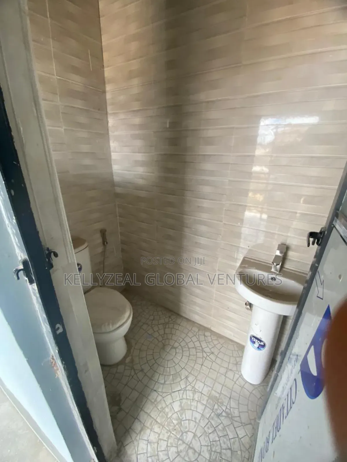 2bdrm Apartment in Paragon Estate for rent in Ago Palace
