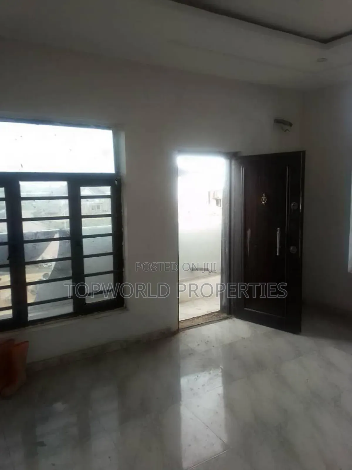 3bdrm Block of Flats in Periwinkle Estate for sale in Lekki Phase 1