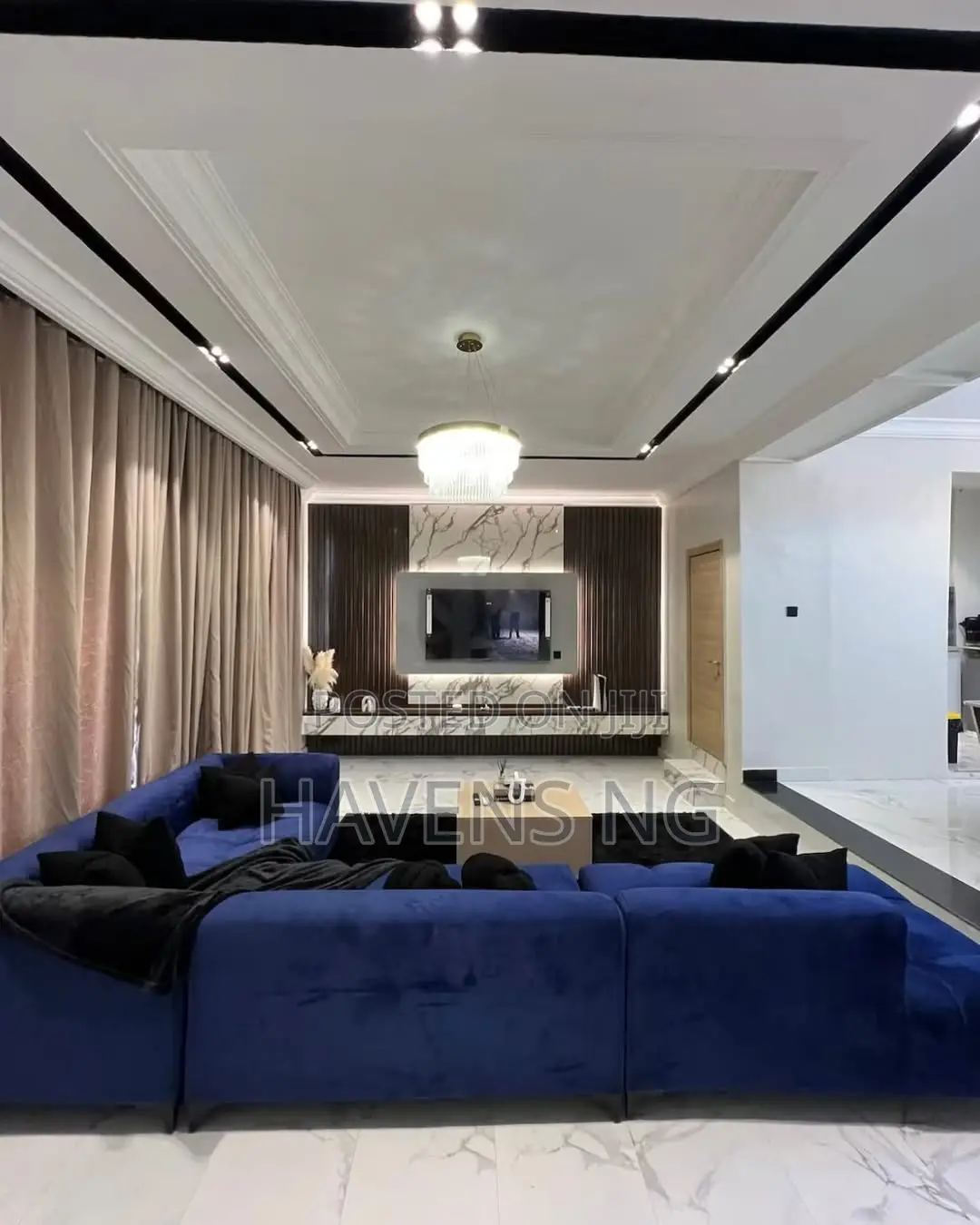 Luxury 1-Bedroom Apartment With Ps5 Snooker in Lekki Phase 1