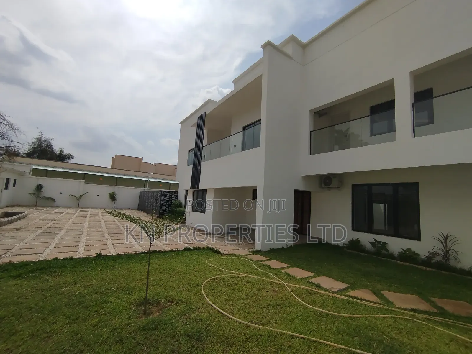 10bdrm Duplex in Asokoro for sale in Asokoro