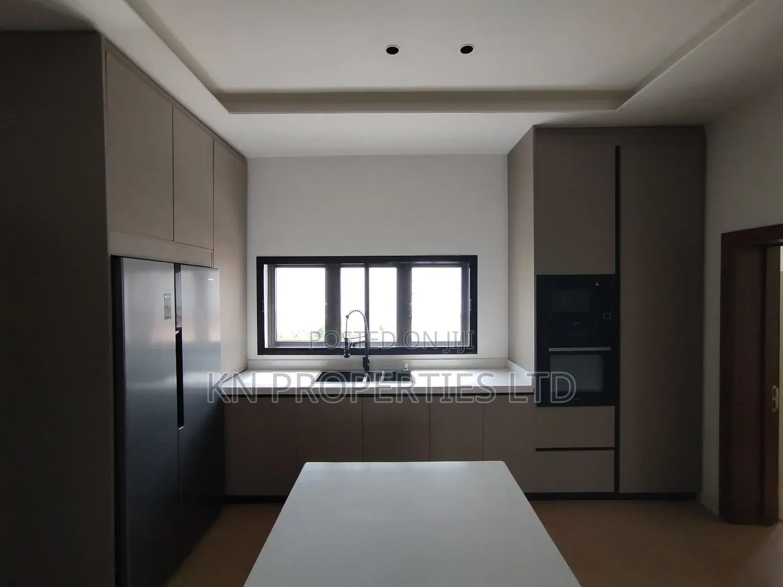 10bdrm Duplex in Asokoro for sale in Asokoro