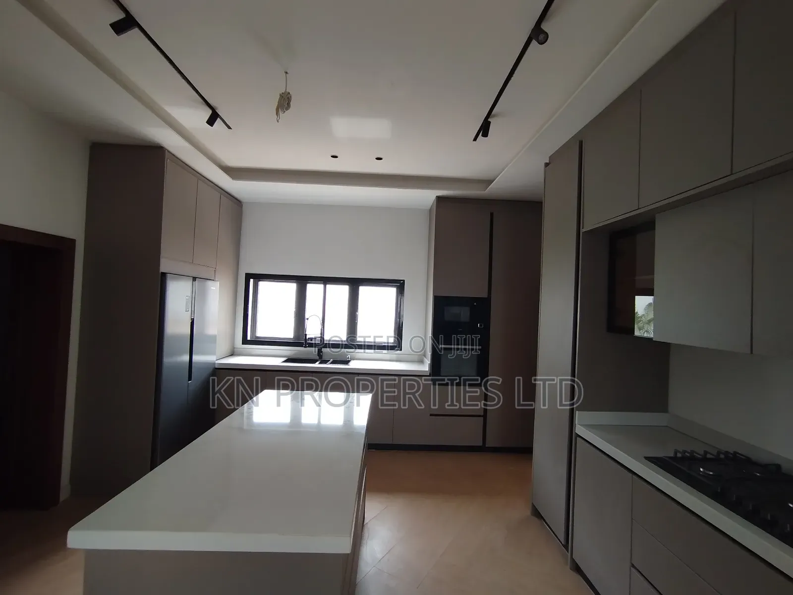 10bdrm Duplex in Asokoro for sale in Asokoro