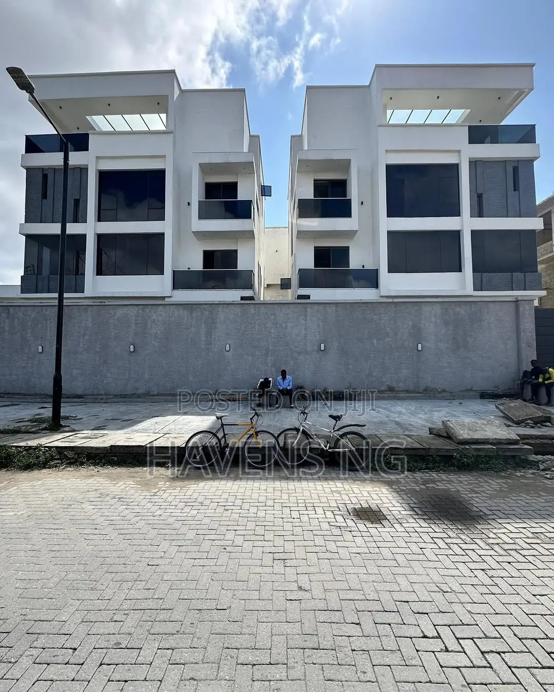 5bdrm Duplex in Lekki Phase 1 for sale in Lekki Phase 1