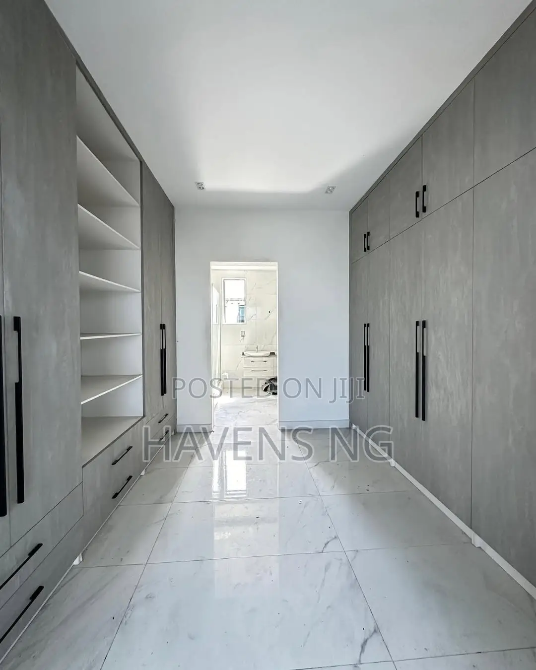 5bdrm Duplex in Lekki Phase 1 for sale in Lekki Phase 1
