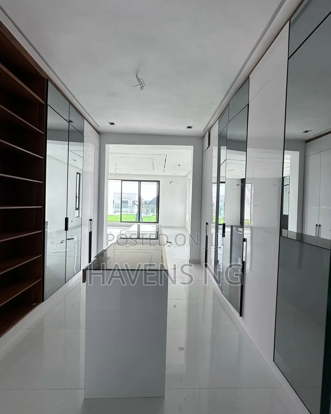5bdrm Duplex in Osapa london for sale in Osapa london