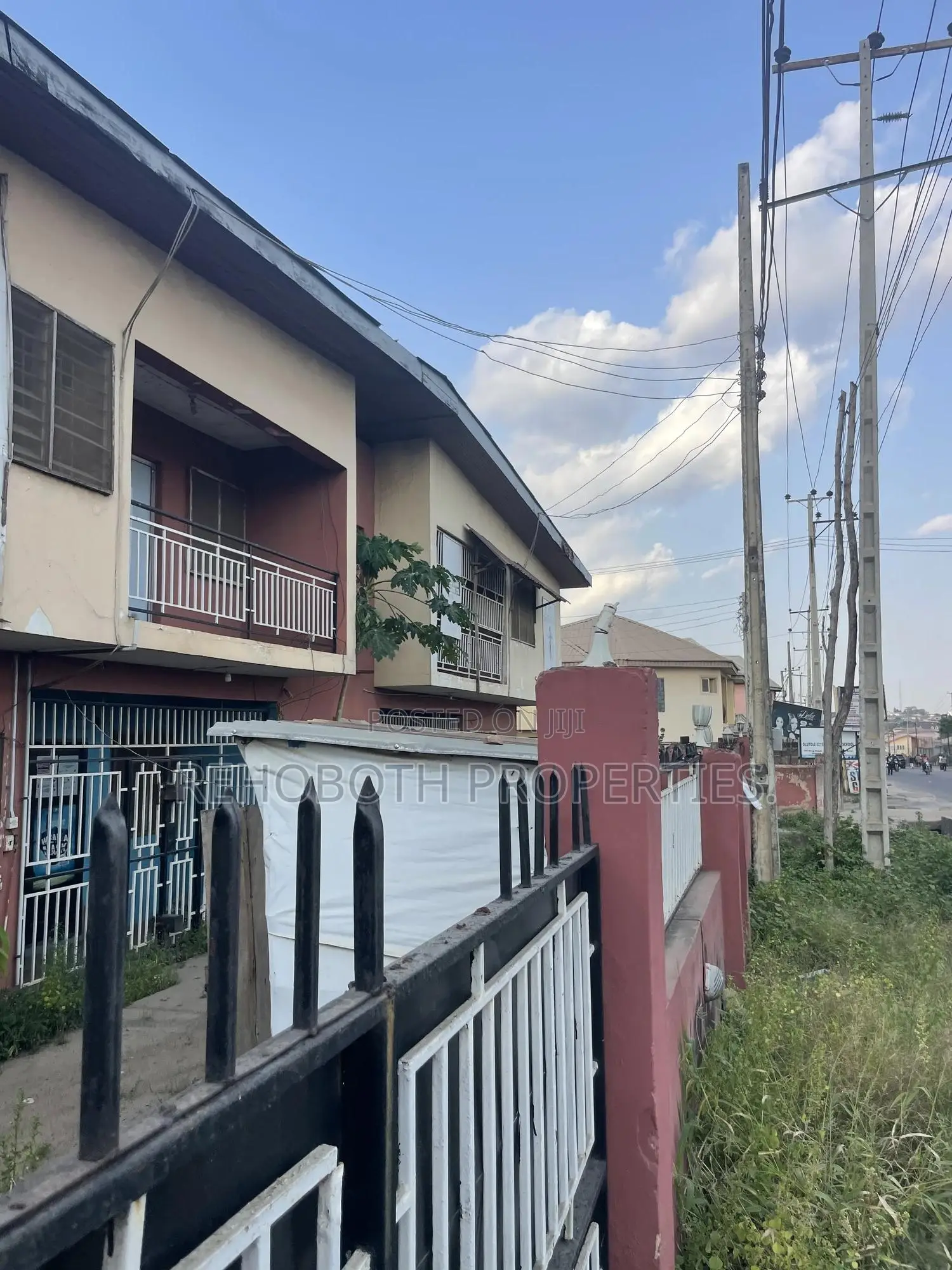 10bdrm Duplex in Oluyole Ibadan for sale in Ibadan