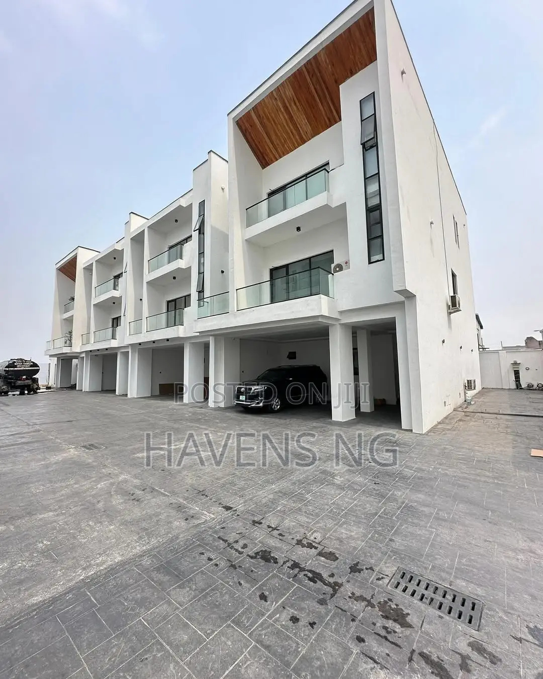 Furnished 4bdrm Duplex in Lekki Phase 1 for sale in Lekki Phase 1