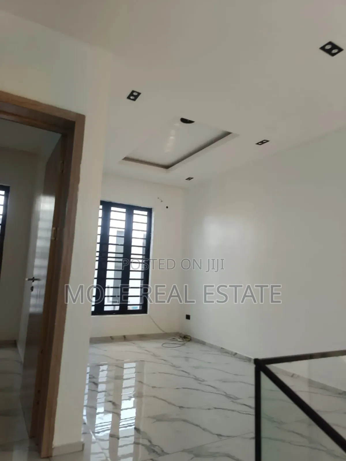 Furnished 3bdrm Block of Flats in Adeola Adeku, Victoria Island in Victoria Island