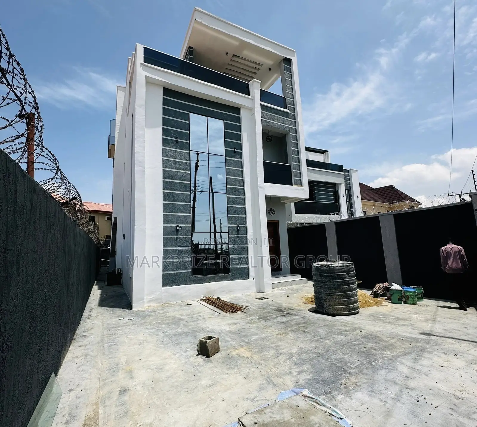 5bdrm Duplex in Magodo Phase 2 Lagos for sale in Magodo