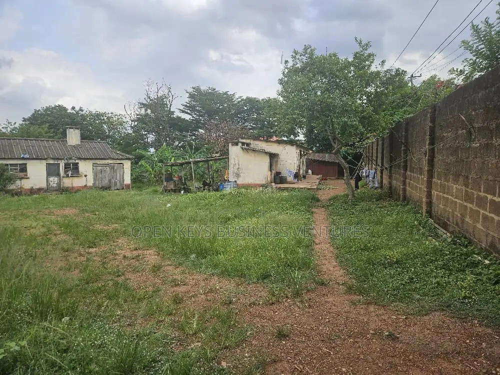 3300sqm Land in a Nice Agodi Gra in Agodi