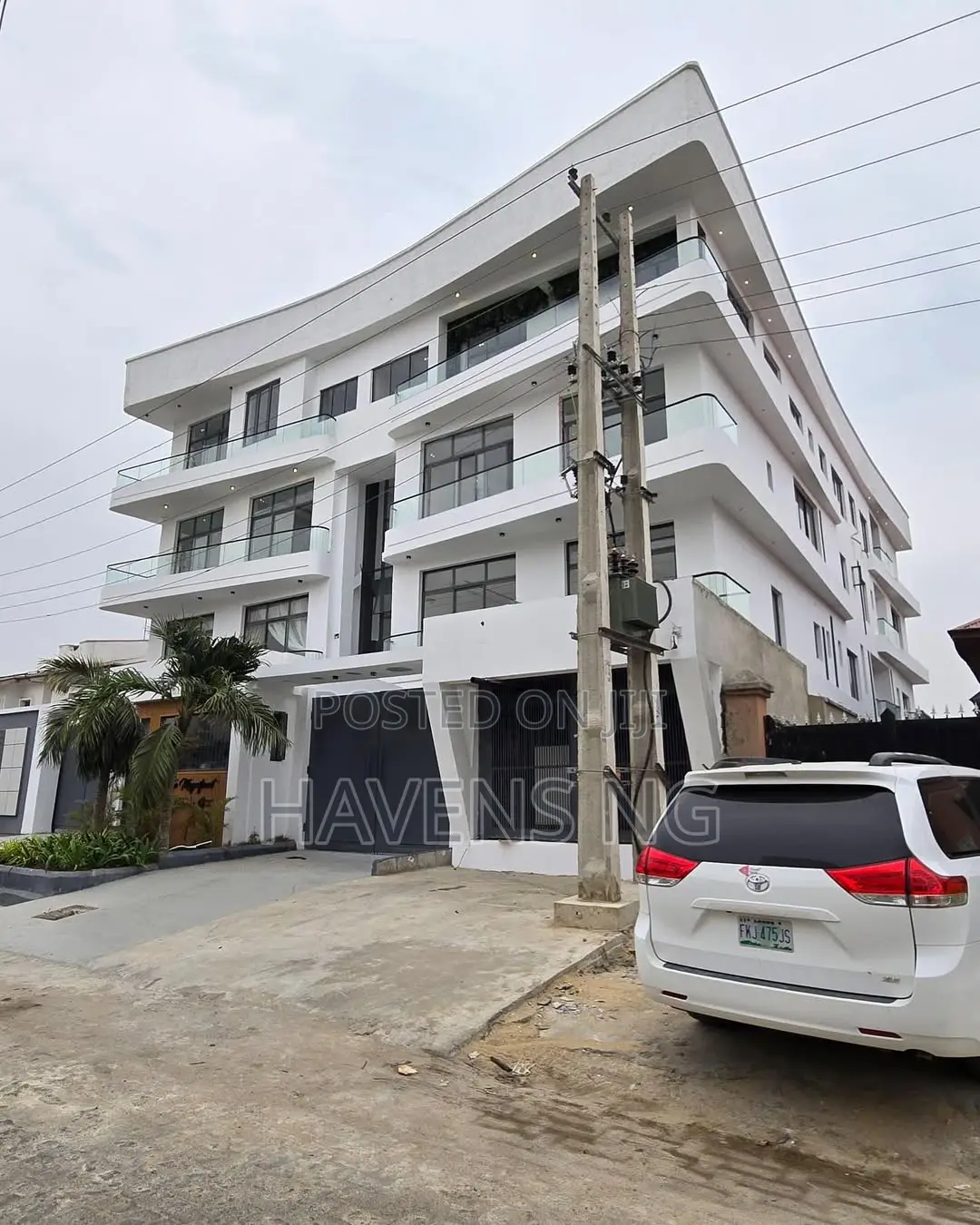 4bdrm Maisonette in Lekki Phase 1 for sale in Lekki Phase 1