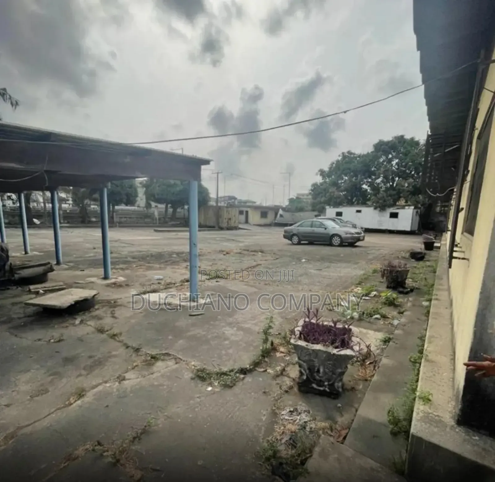 Prime Land Along Western Avenue, Surulere in Western Avenue