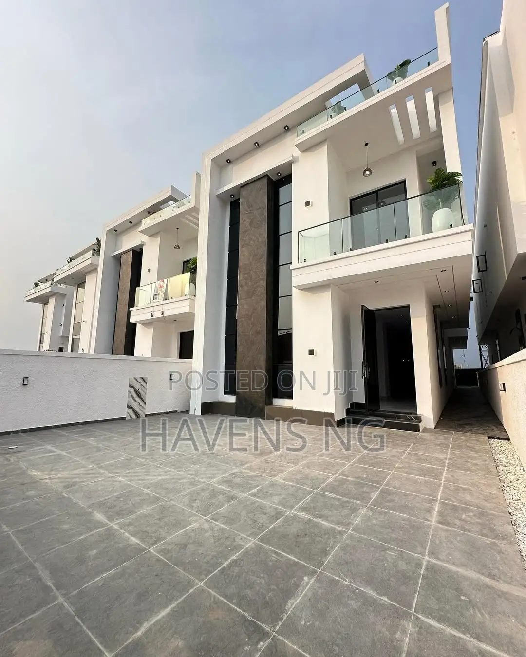 5bdrm Duplex in Lekki Phase 1 for sale in Lekki Phase 1
