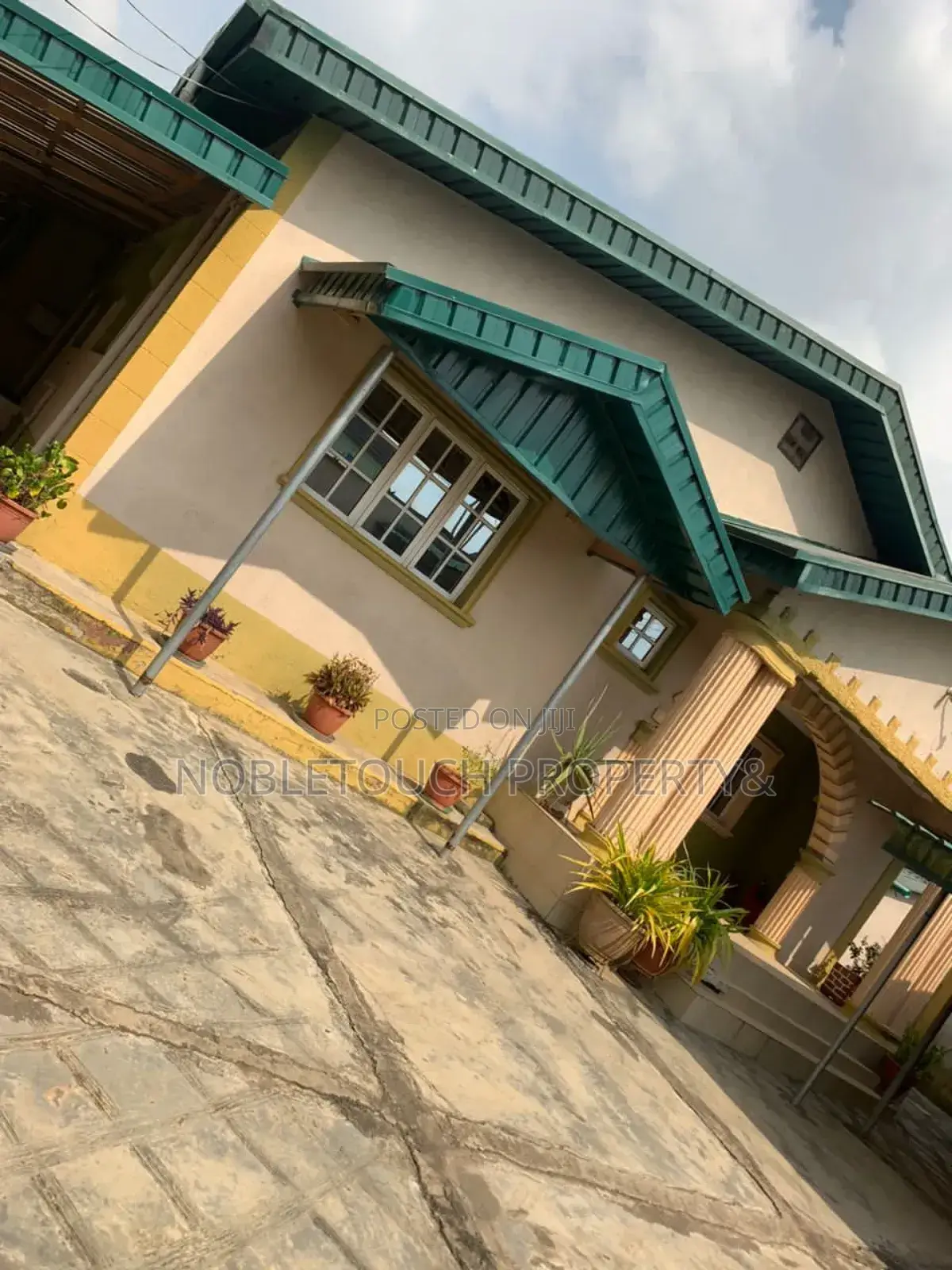 4bdrm Bungalow in Obadore Igando Lasu, Akesan for sale in Akesan