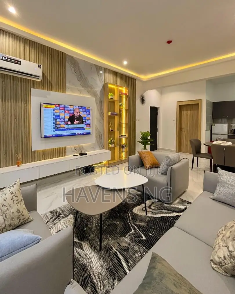 Luxurious 1-Bedroom Shortlet in Lekki Phase 1
